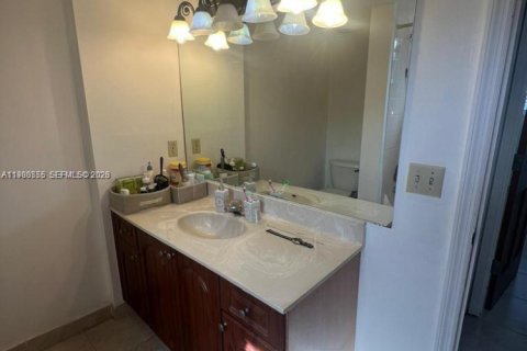 Купить кондоминиум в Майами, Флорида 3 спальни, 125.05м2, № 2050688 - фото 18