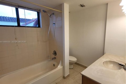 Купить кондоминиум в Майами, Флорида 3 спальни, 125.05м2, № 2050688 - фото 16