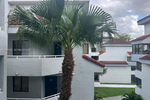 Купить кондоминиум в Майами, Флорида 3 спальни, 125.05м2, № 2050688 - фото 3