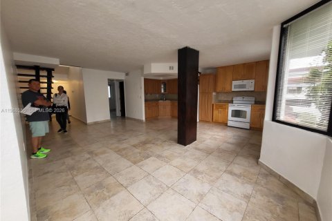 Купить кондоминиум в Майами, Флорида 3 спальни, 125.05м2, № 2050688 - фото 4