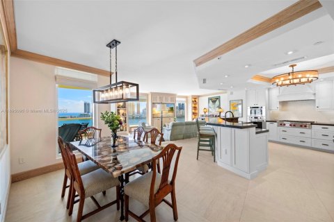 Copropriété à vendre à Aventura, Floride: 4 chambres, 299.52 m2 № 1950206 - photo 9