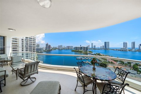 Copropriété à vendre à Aventura, Floride: 4 chambres, 299.52 m2 № 1950206 - photo 16
