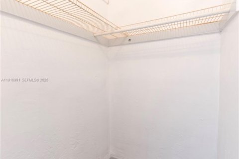 Condominio en venta en Miami Beach, Florida, 3 dormitorios, 103.12 m2 № 1996015 - foto 11