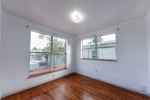 Condominio en venta en Miami Beach, Florida, 3 dormitorios, 103.12 m2 № 1996015 - foto 16