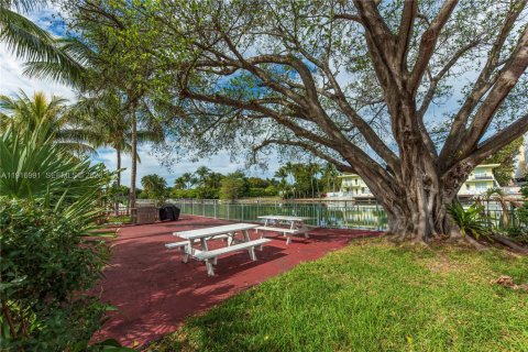 Condominio en venta en Miami Beach, Florida, 3 dormitorios, 103.12 m2 № 1996015 - foto 19