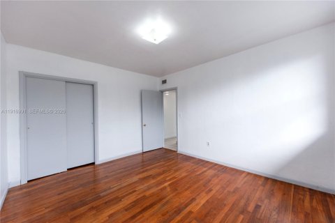 Condominio en venta en Miami Beach, Florida, 3 dormitorios, 103.12 m2 № 1996015 - foto 12