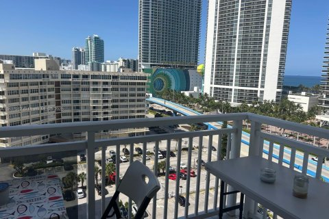 Copropriété à vendre à Hallandale Beach, Floride: 2 chambres, 111.48 m2 № 1940608 - photo 26