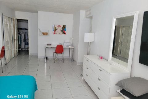 Copropriété à vendre à Hallandale Beach, Floride: 2 chambres, 111.48 m2 № 1940608 - photo 4