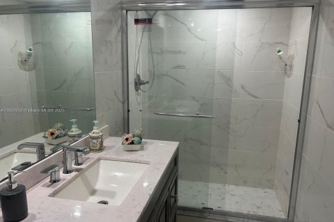 Copropriété à vendre à Hallandale Beach, Floride: 2 chambres, 111.48 m2 № 1940608 - photo 10