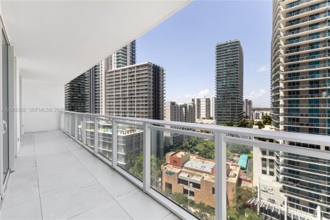 Condo in Miami, Florida, 3 bedrooms  № 2392575 - photo 22
