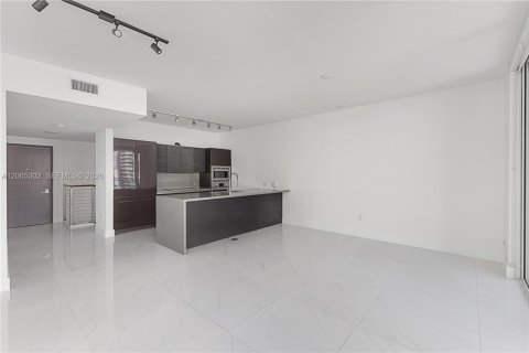 Condo in Miami, Florida, 3 bedrooms  № 2392575 - photo 12