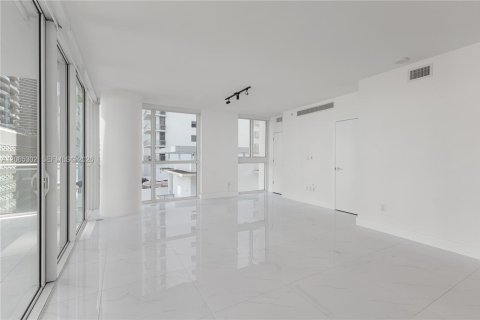 Condo in Miami, Florida, 3 bedrooms  № 2392575 - photo 10