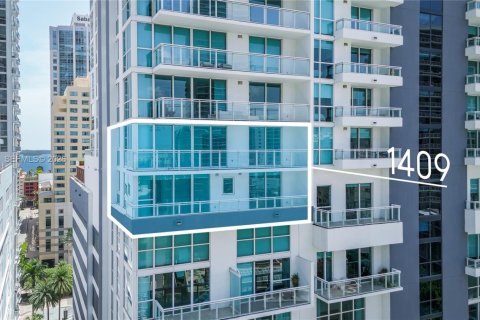 Condo in Miami, Florida, 3 bedrooms  № 2392575