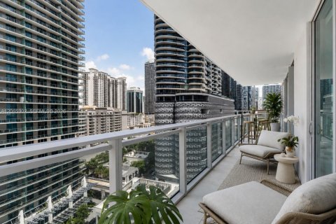 Condo in Miami, Florida, 3 bedrooms  № 2392575 - photo 21