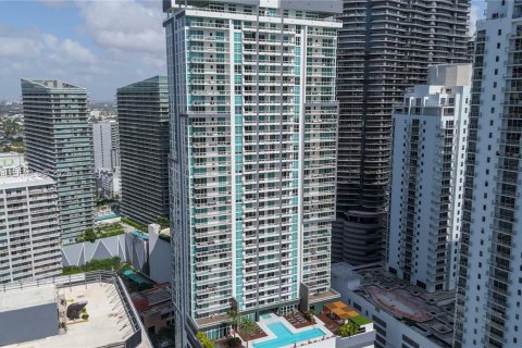 Condo in Miami, Florida, 3 bedrooms  № 2392575 - photo 2