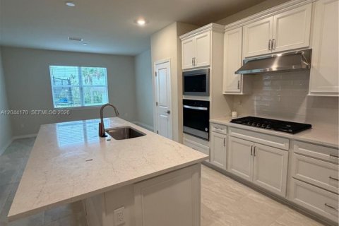 Casa en venta en Port St. Lucie, Florida, 5 dormitorios, 243.03 m2 № 2281255 - foto 8