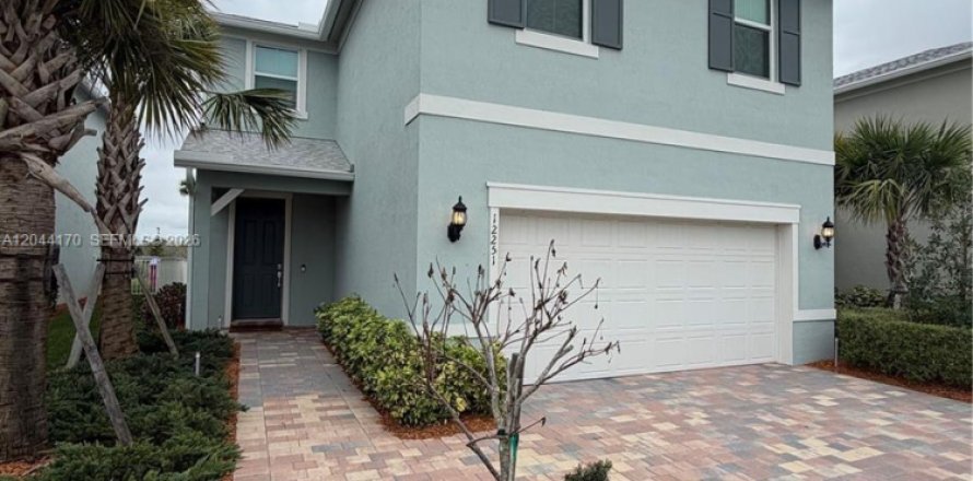 Casa en Port St. Lucie, Florida 5 dormitorios, 243.03 m2 № 2281255