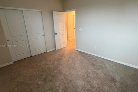 Casa en venta en Port St. Lucie, Florida, 5 dormitorios, 243.03 m2 № 2281255 - foto 17