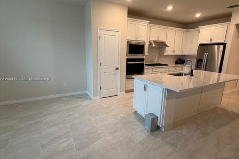 Casa en venta en Port St. Lucie, Florida, 5 dormitorios, 243.03 m2 № 2281255 - foto 6