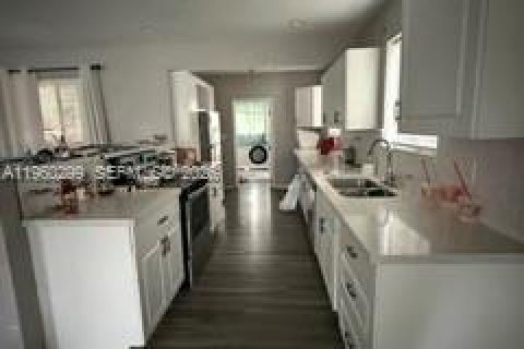 Villa ou maison à vendre à Lauderhill, Floride: 3 chambres, 140.84 m2 № 2024593 - photo 2