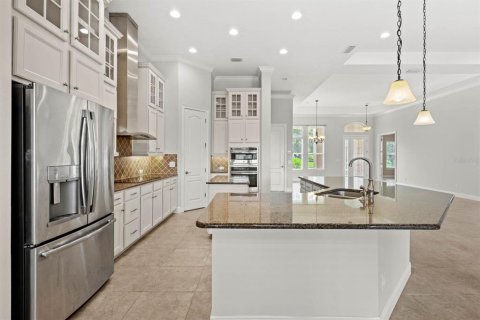 House in Sorrento, Florida 4 bedrooms, 288.65 sq.m. № 1341543 - photo 18
