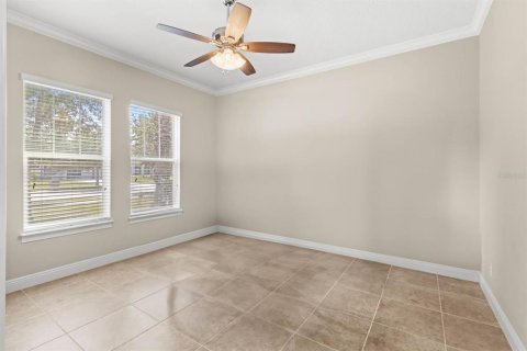 House in Sorrento, Florida 4 bedrooms, 288.65 sq.m. № 1341543 - photo 11
