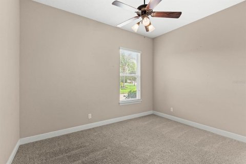 House in Sorrento, Florida 4 bedrooms, 288.65 sq.m. № 1341543 - photo 27