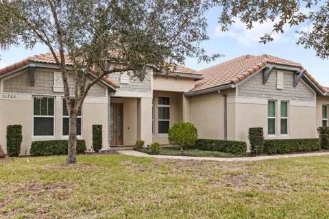 House in Sorrento, Florida 4 bedrooms, 288.65 sq.m. № 1341543 - photo 3