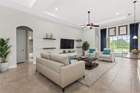 House in Sorrento, Florida 4 bedrooms, 288.65 sq.m. № 1341543 - photo 8