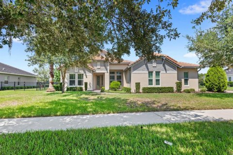 House in Sorrento, Florida 4 bedrooms, 288.65 sq.m. № 1341543 - photo 1