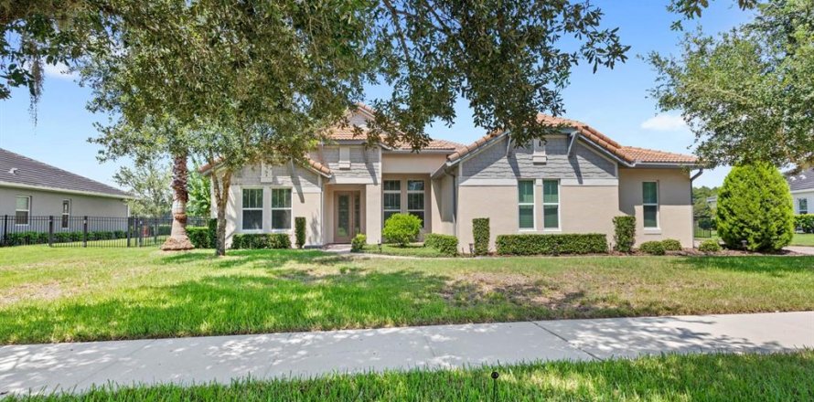 House in Sorrento, Florida 4 bedrooms, 288.65 sq.m. № 1341543