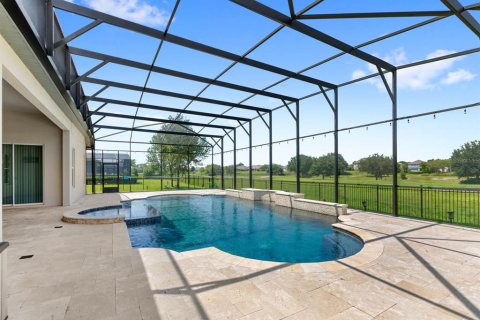 House in Sorrento, Florida 4 bedrooms, 288.65 sq.m. № 1341543 - photo 5