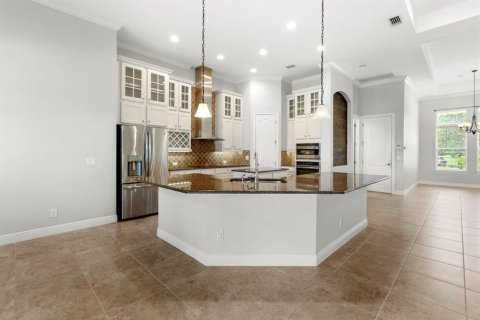 House in Sorrento, Florida 4 bedrooms, 288.65 sq.m. № 1341543 - photo 13