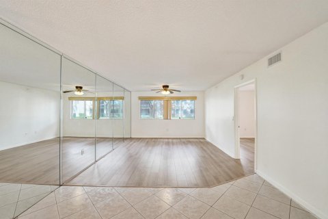 Copropriété à vendre à Tamarac, Floride: 2 chambres, 107.12 m2 № 2172891 - photo 19
