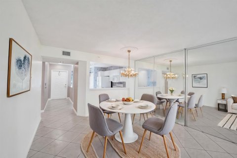 Copropriété à vendre à Tamarac, Floride: 2 chambres, 107.12 m2 № 2172891 - photo 3