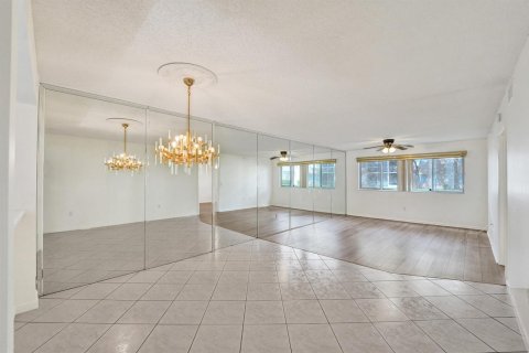 Copropriété à vendre à Tamarac, Floride: 2 chambres, 107.12 m2 № 2172891 - photo 4