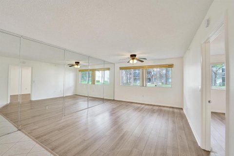 Copropriété à vendre à Tamarac, Floride: 2 chambres, 107.12 m2 № 2172891 - photo 6