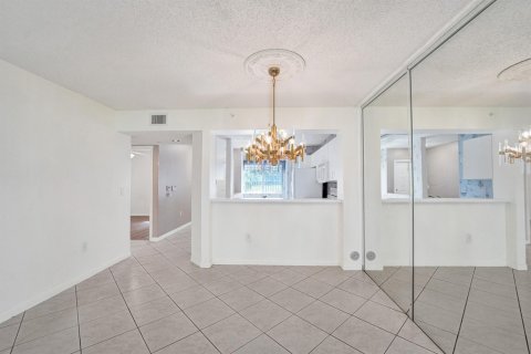 Copropriété à vendre à Tamarac, Floride: 2 chambres, 107.12 m2 № 2172891 - photo 17