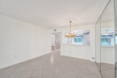 Copropriété à vendre à Tamarac, Floride: 2 chambres, 107.12 m2 № 2172891 - photo 18