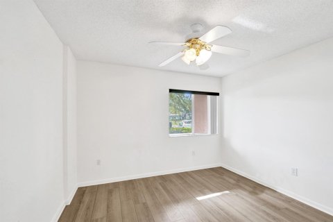 Copropriété à vendre à Tamarac, Floride: 2 chambres, 107.12 m2 № 2172891 - photo 30