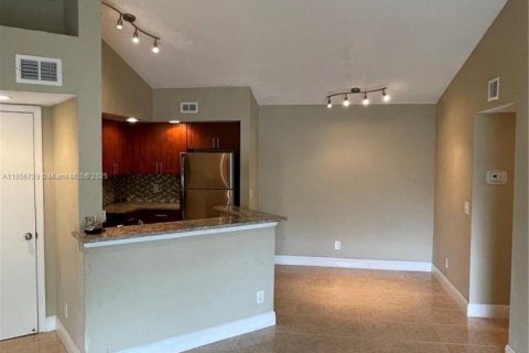 Condo in Sunrise, Florida, 2 bedrooms  № 1878914 - photo 3