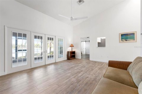 House in Nokomis, Florida 2 bedrooms, 121.61 sq.m. № 2092456 - photo 6