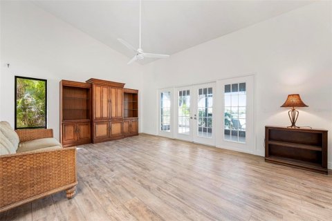 House in Nokomis, Florida 2 bedrooms, 121.61 sq.m. № 2092456 - photo 7
