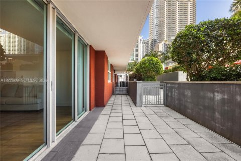 Condominio en alquiler en Miami, Florida, 1 dormitorio, 69.68 m2 № 2011395 - foto 13