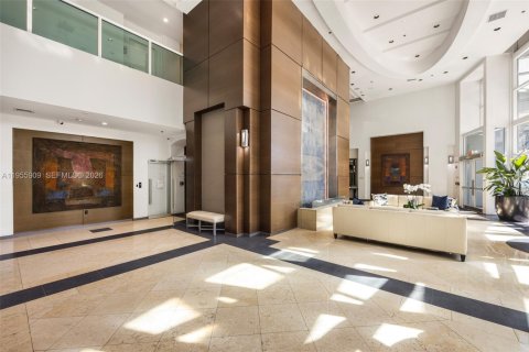 Condominio en alquiler en Miami, Florida, 1 dormitorio, 69.68 m2 № 2011395 - foto 2