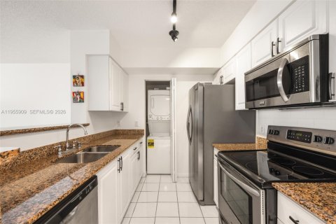 Condominio en alquiler en Miami, Florida, 1 dormitorio, 69.68 m2 № 2011395 - foto 8