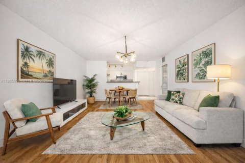 Condominio en alquiler en Miami, Florida, 1 dormitorio, 69.68 m2 № 2011395 - foto 5