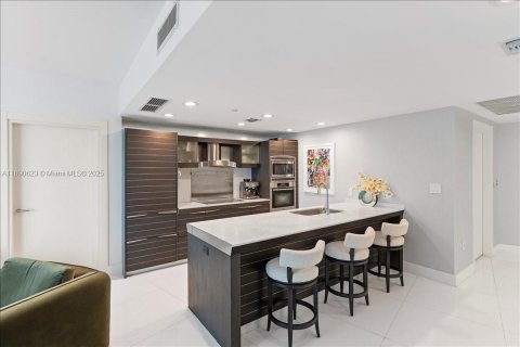 Купить кондоминиум в Майами, Флорида 2 спальни, 139.35м2, № 2013981 - фото 9