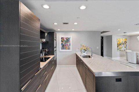 Купить кондоминиум в Майами, Флорида 2 спальни, 139.35м2, № 2013981 - фото 10