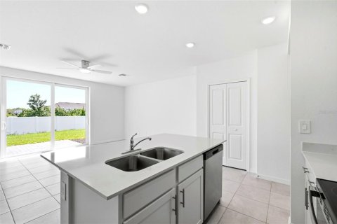 Townhouse in Bradenton, Florida 3 bedrooms, 131.36 sq.m. № 2258213 - photo 15